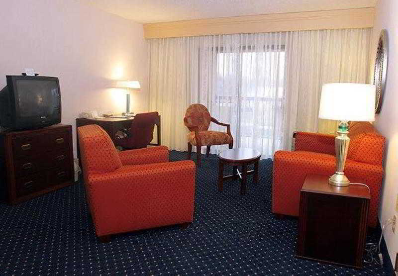 Hotel Courtyard Detroit Utica Exterior foto